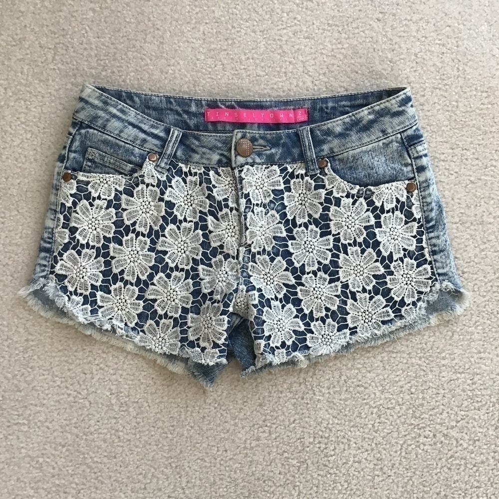 TINSELTOWN SIZE 2 LACE DENIM SHORTS